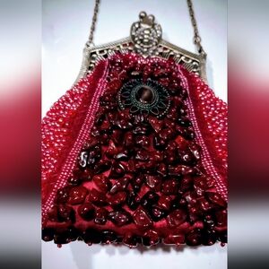 DE PICCOOTTO, 5TH AVENUE ORNATE BEADED SACHEL, MAROON/PINK BEADS,NEW IN BAG 8x8"